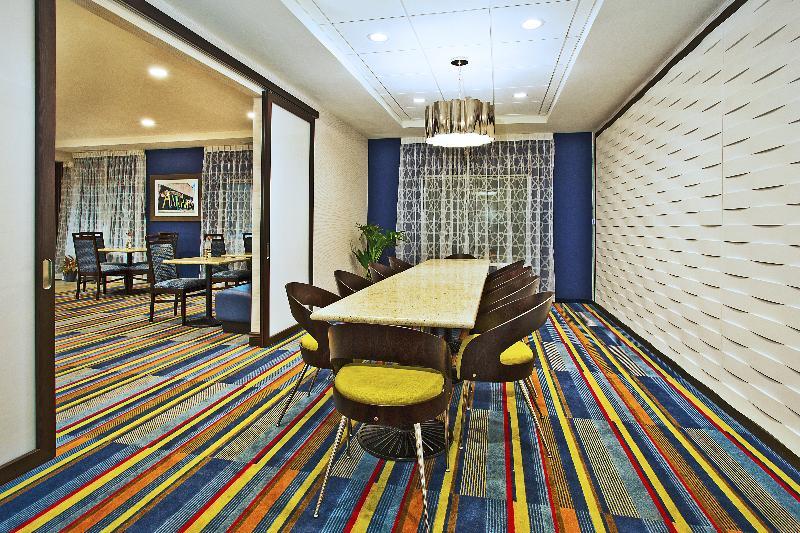 Holiday Inn Express Hotel & Suites Ann Arbor West By Ihg Экстерьер фото